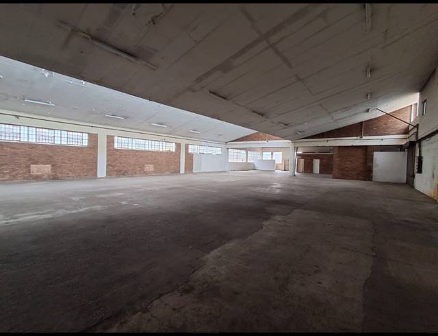 1,563M² WAREHOUSE TO LET IN BENROSE
